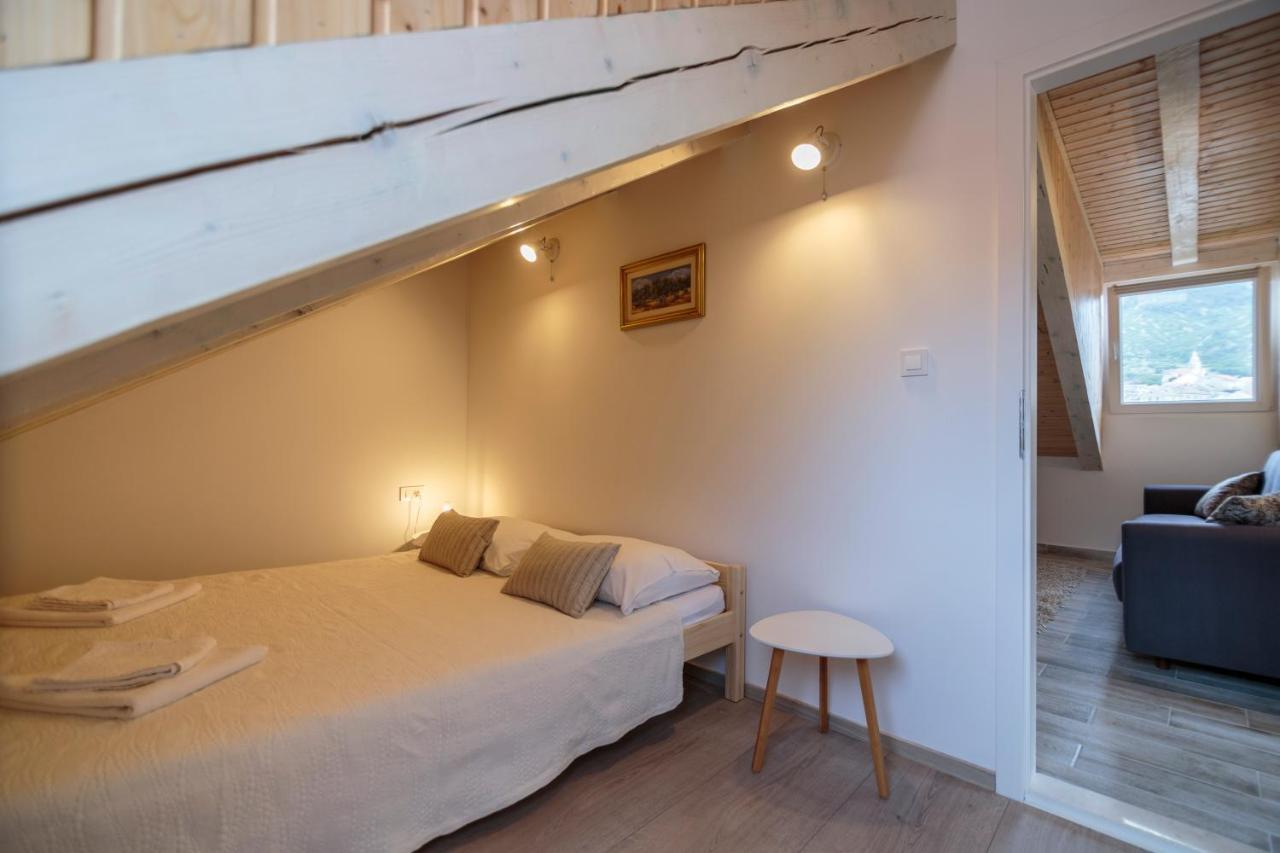 Apartment Bepi Komiza