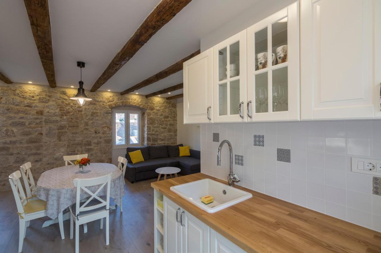 Apartment Bepi Komiza