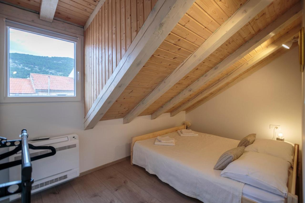 Apartment Bepi Komiza